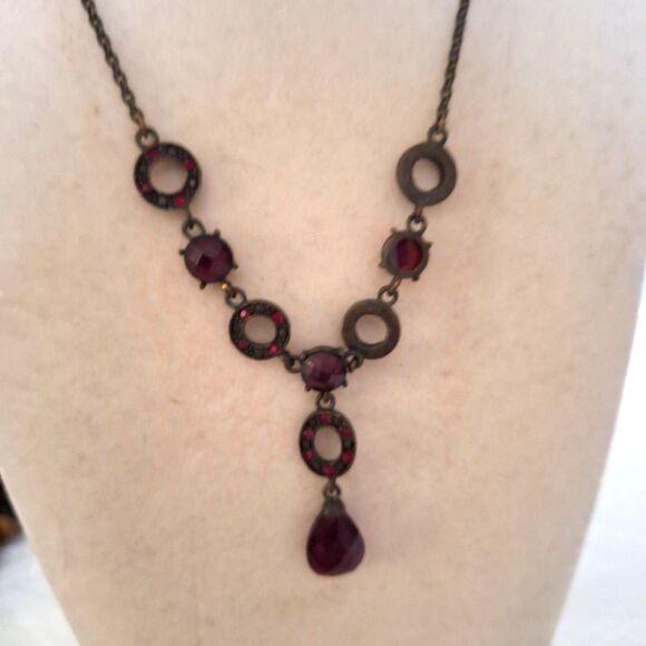 Women's Necklace Red Glass Victorian Style Whimsigoth Gunmetal Y-Drop Vampire - Picture 2 of 11